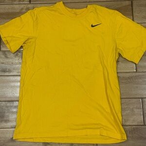 Nike Men's True Yellow Short Sleeve Crew Tee with Black Swoosh Dri-Fit Small
